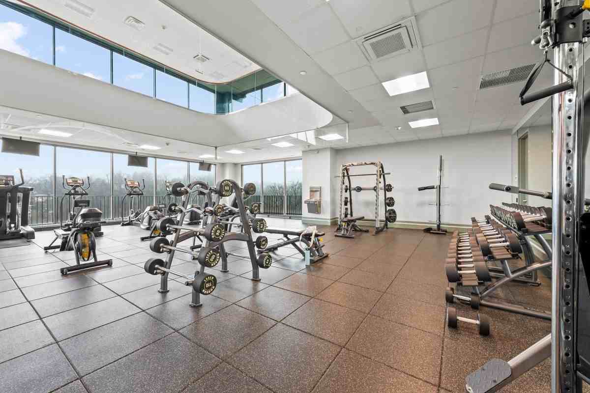 701 Ridge Hill Blvd ##8e - Photo 5 of 9