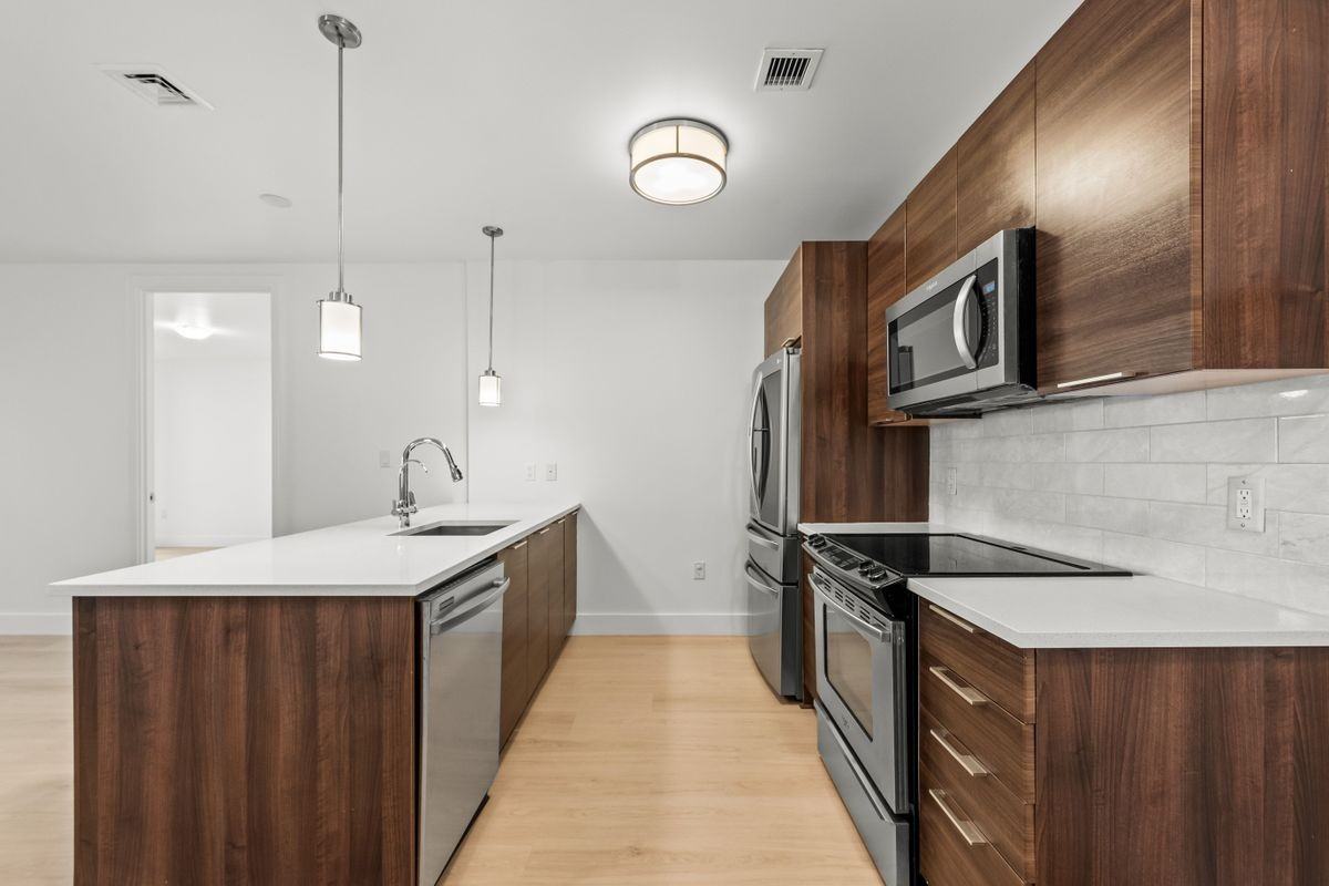 701 Ridge Hill Blvd ##8e - Photo 6 of 9