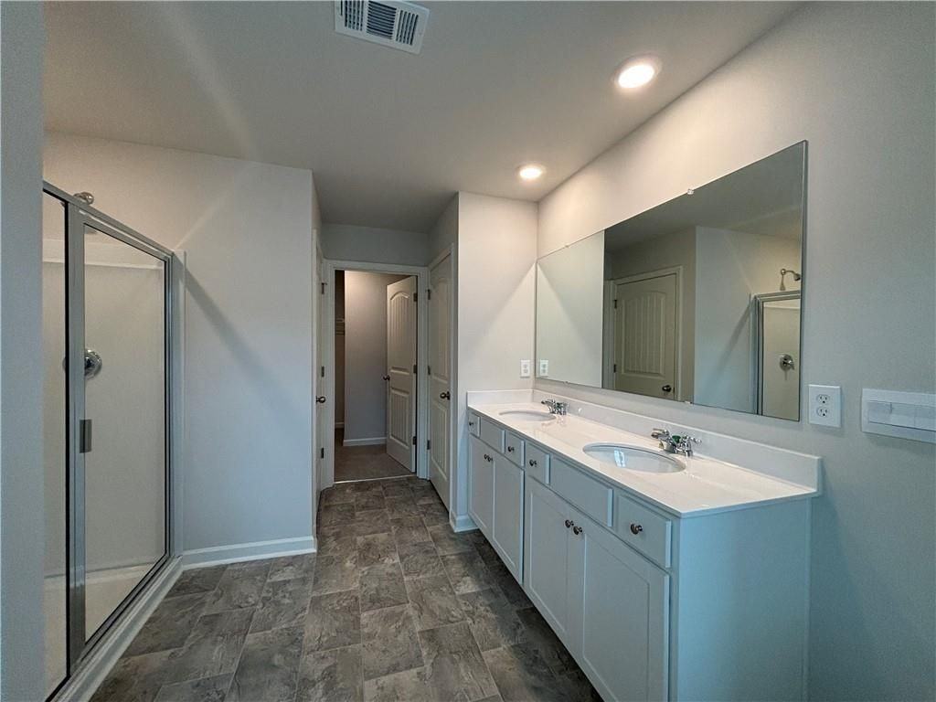 519 Stoneybrook Dr - Photo 7 of 15