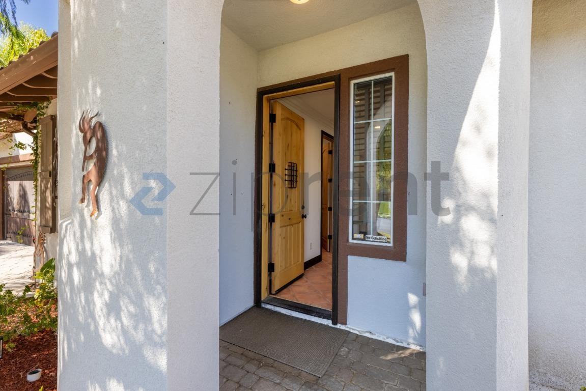 1485 Clearview Cir - Photo 4 of 40