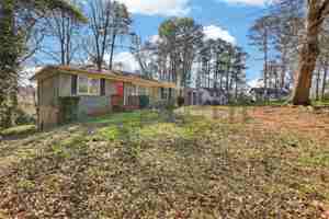 featured image of 586 Oakside Dr Sw #B