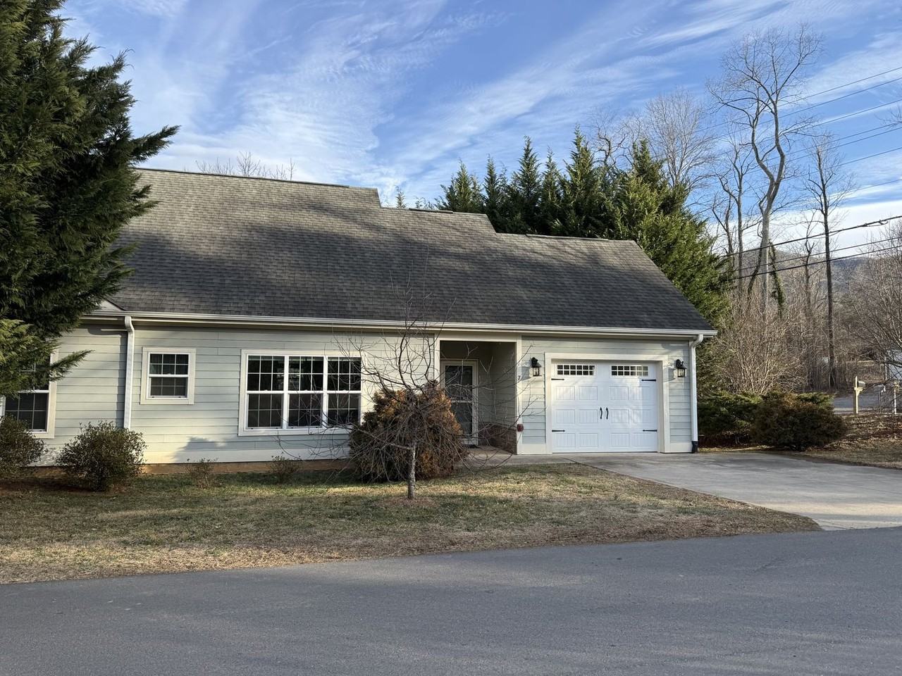 7 White Pine Dr - Photo 2 of 17