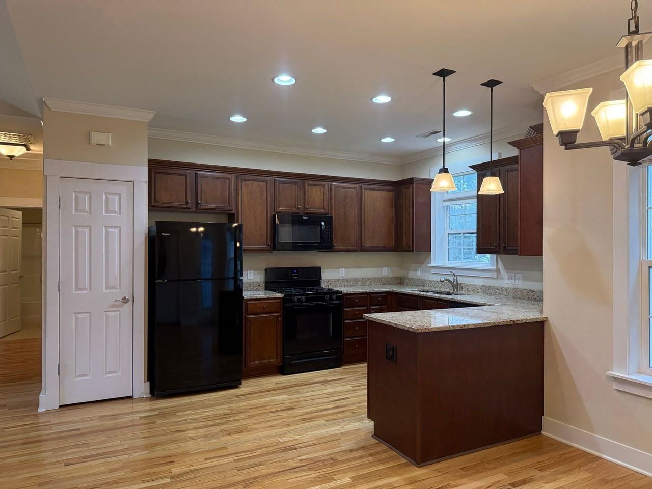 7 White Pine Dr - Photo 5 of 17