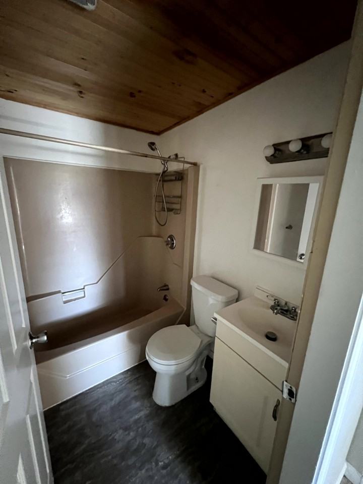 51 Glenwood Dr #1 - Photo 6 of 21