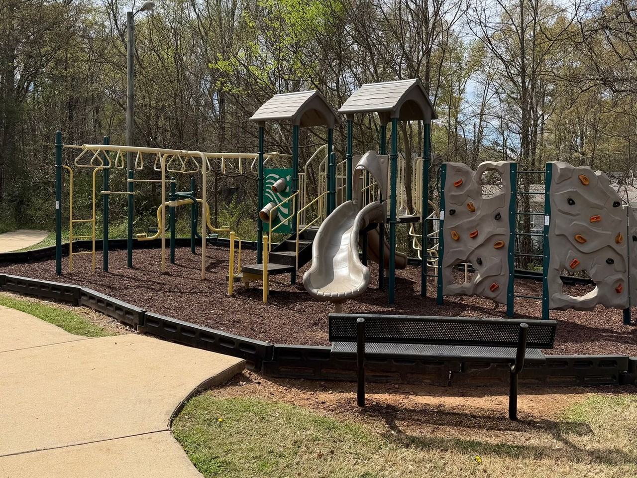 Creekside Retreat Townhomes - Photo 7 of 23