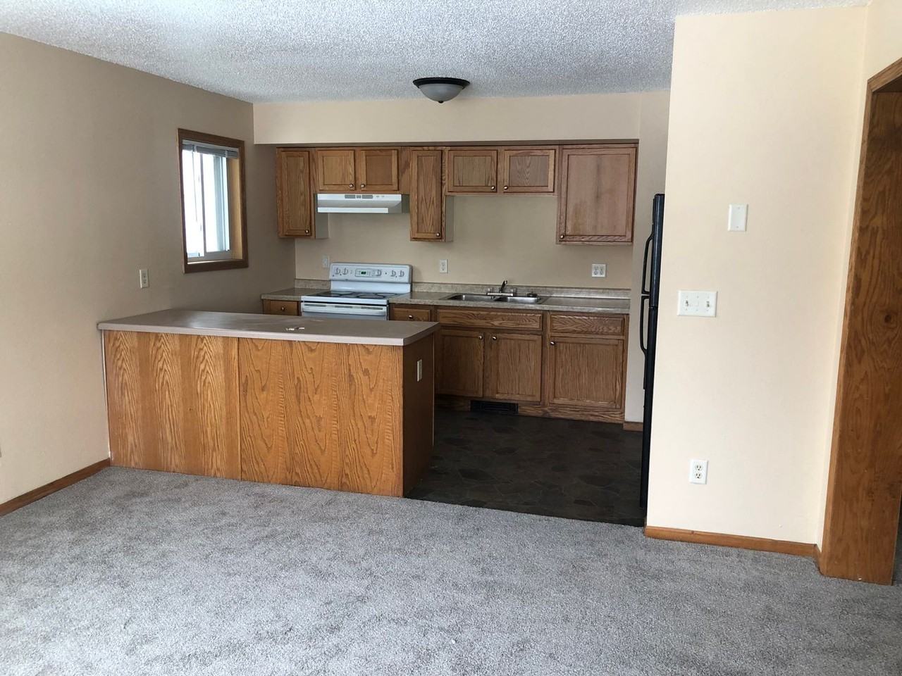 Knox Ave 2: 1030 - Photo 2 of 12