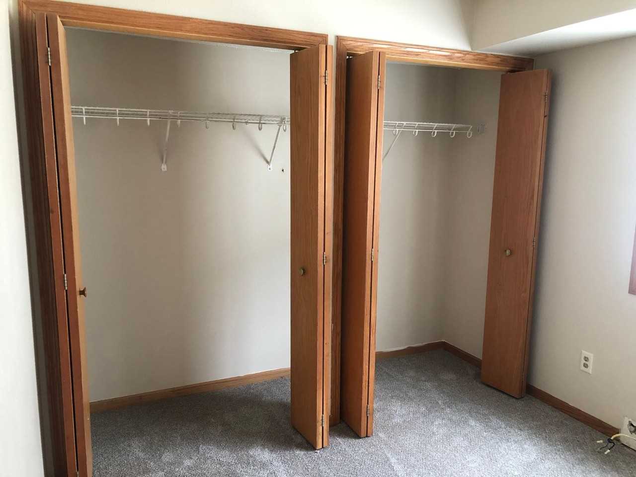 Knox Ave 2: 1030 - Photo 4 of 12