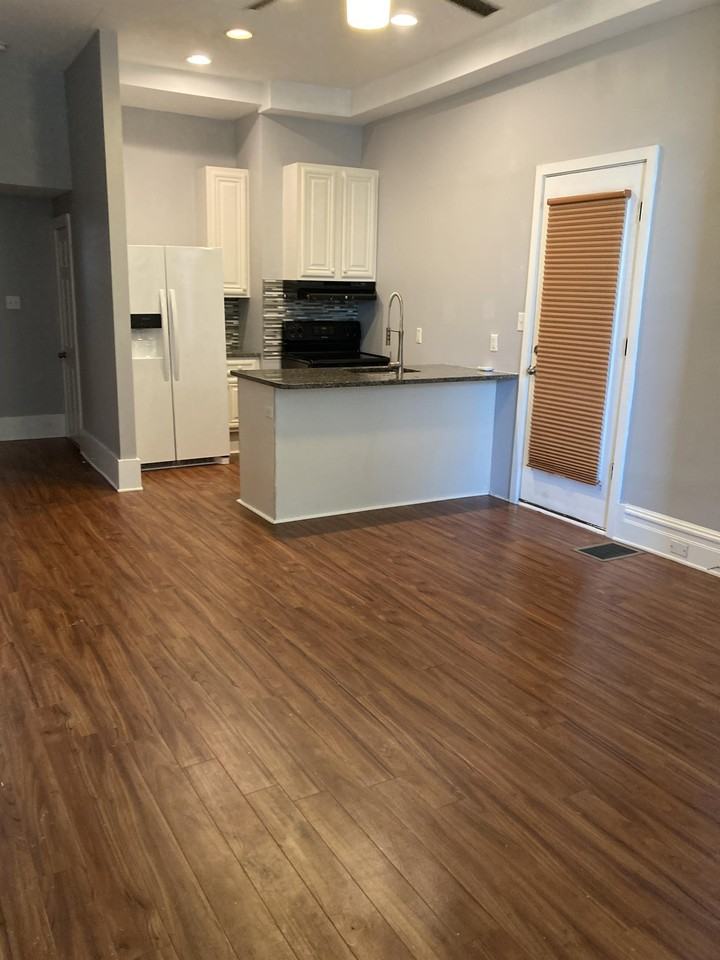 1605 N 2nd St #1 - Photo 3 of 17