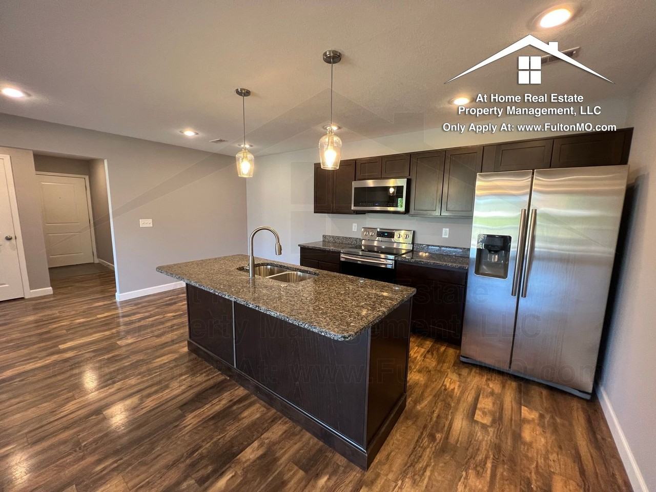 301 E Saint Eunice Rd - Photo 3 of 24