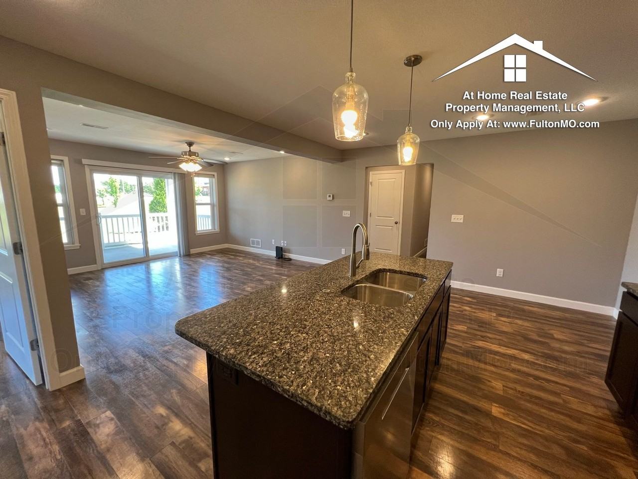 301 E Saint Eunice Rd - Photo 4 of 24