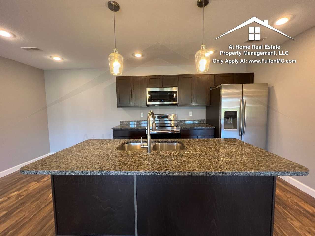 301 E Saint Eunice Rd - Photo 5 of 24