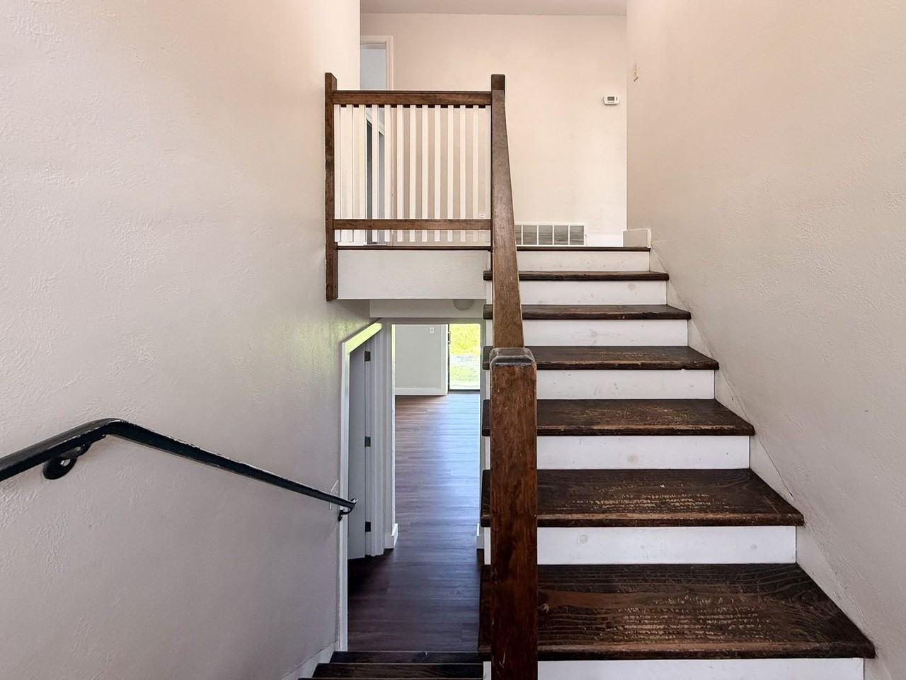 970 Cascade Dr Nw - Photo 2 of 35