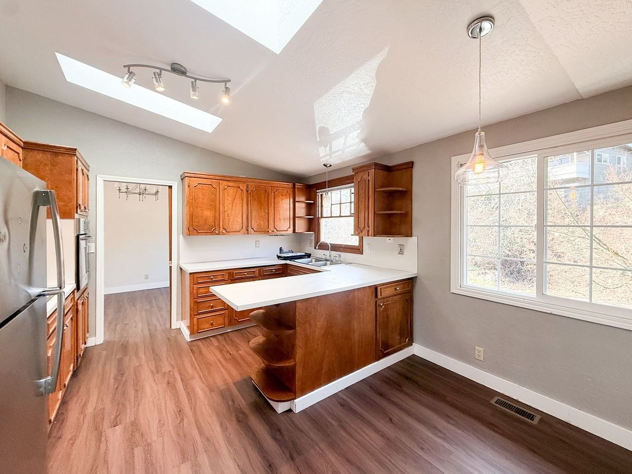 970 Cascade Dr Nw - Photo 3 of 35