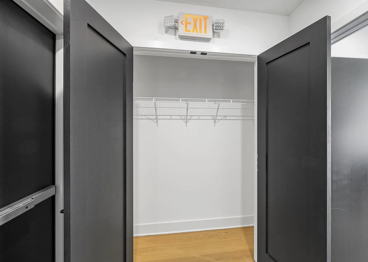 1800 W Girard Ave #2 - Photo 3 of 16