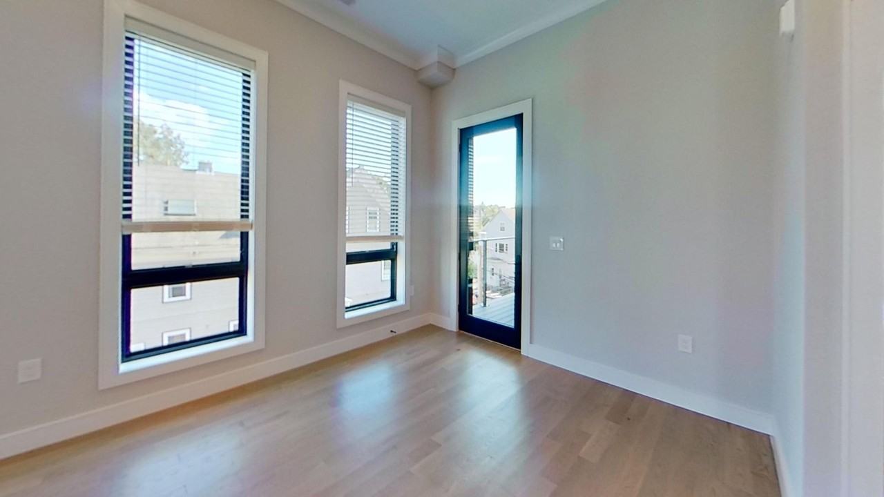 16 Highgate St - Photo 3 of 11