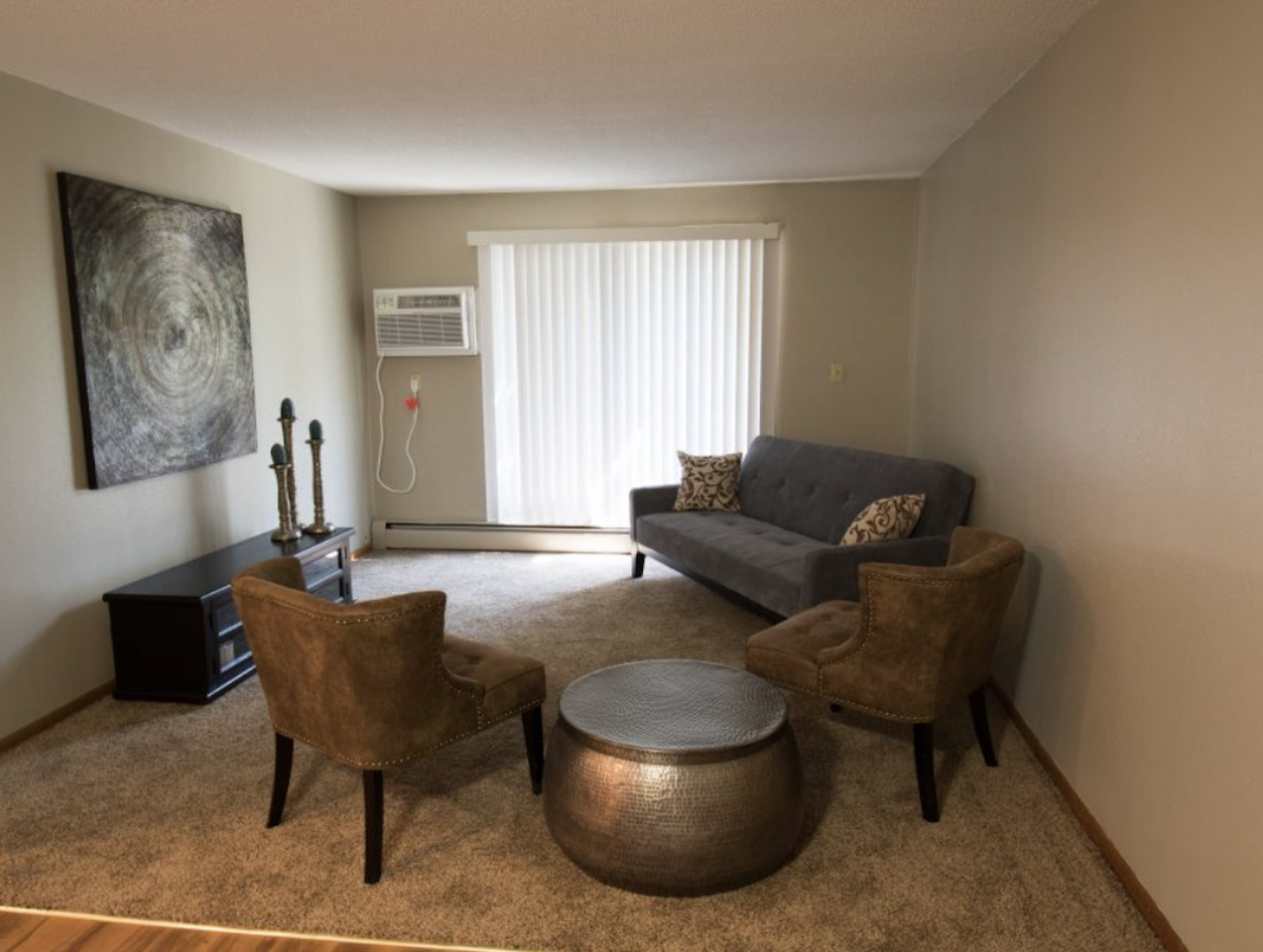 Kings Kourt Apartments - Photo 5 of 21