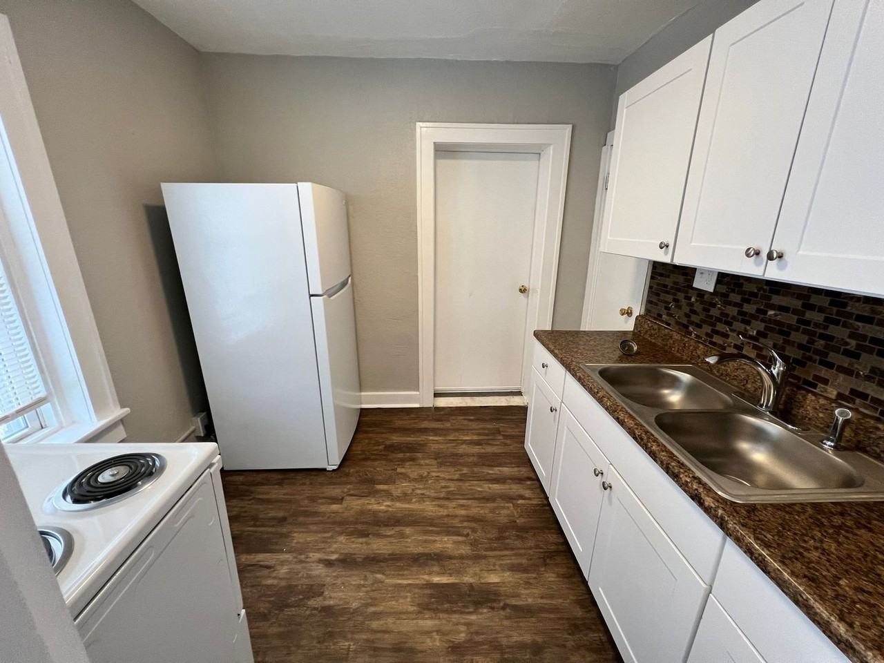 2908 E 29th St - Photo 5 of 14