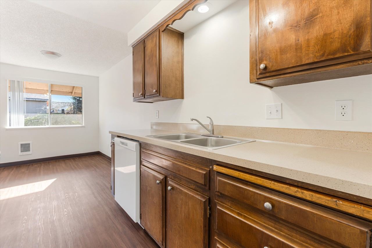 Rockwood Park Apartments - Photo 5 of 34