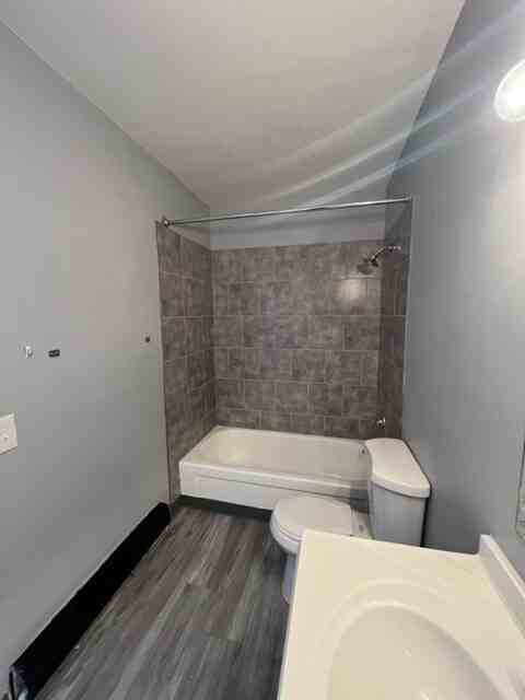 401 Smith St Apt B1 - Photo 2 of 6