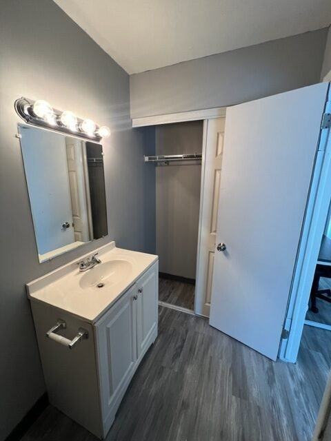 401 Smith St Apt B1 - Photo 3 of 6