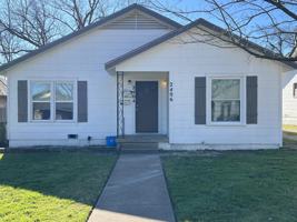 featured image of 2404 Proctor Ave #2