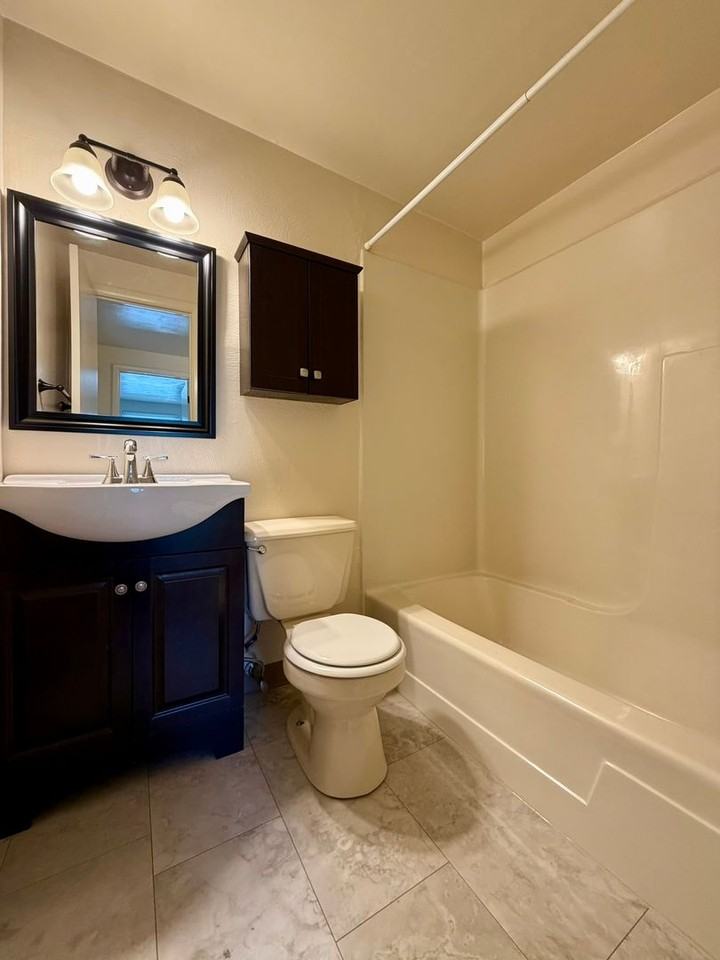 413 Millers Ln #B - Photo 7 of 10