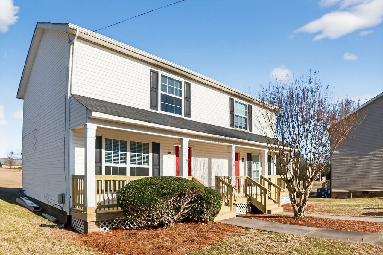 531 Park St - Photo 2 of 14