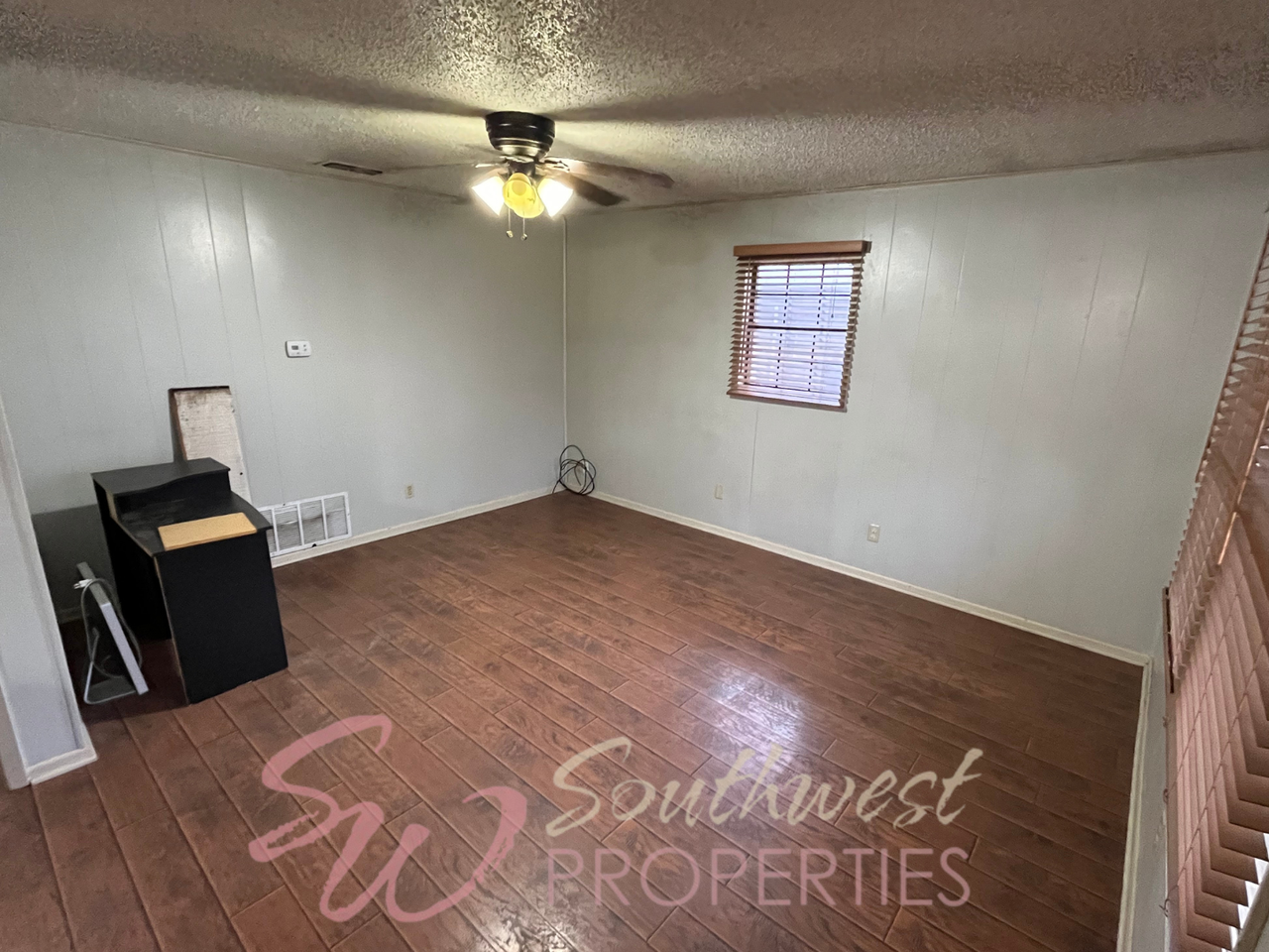 726 N Barton St - Photo 2 of 15