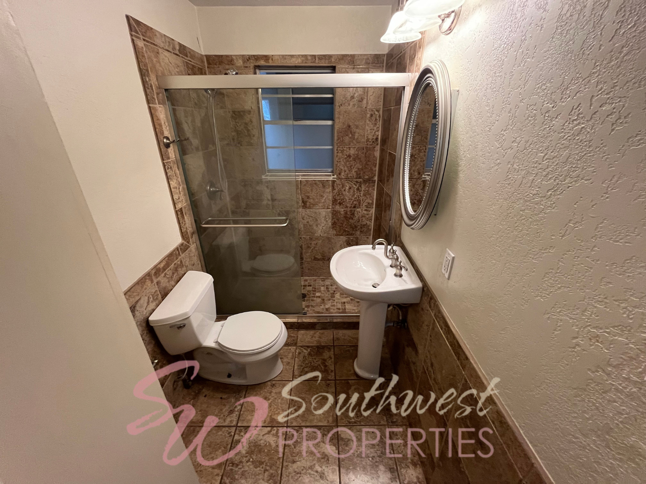 726 N Barton St - Photo 7 of 15