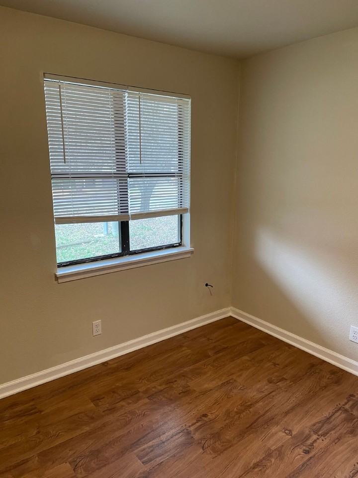 1508 Smoot Dr #B - Photo 7 of 17