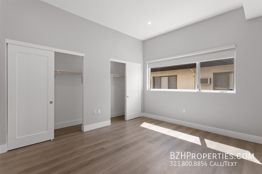 1223 N Hayworth Ave - Photo 7 of 12