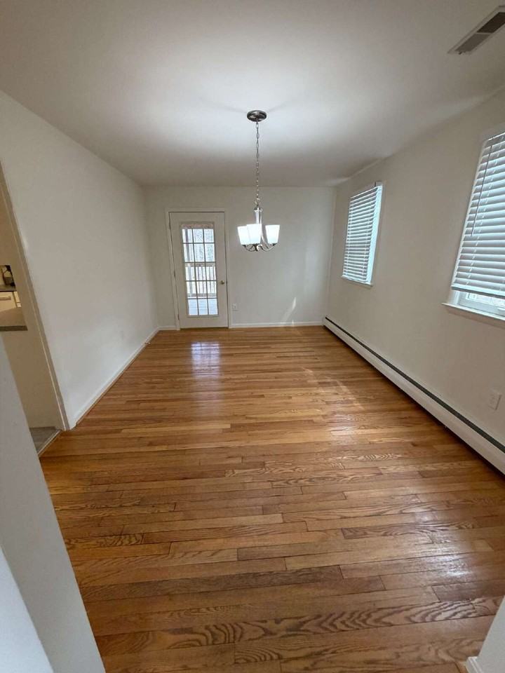 9710 Gwynn Park Dr - Photo 2 of 14