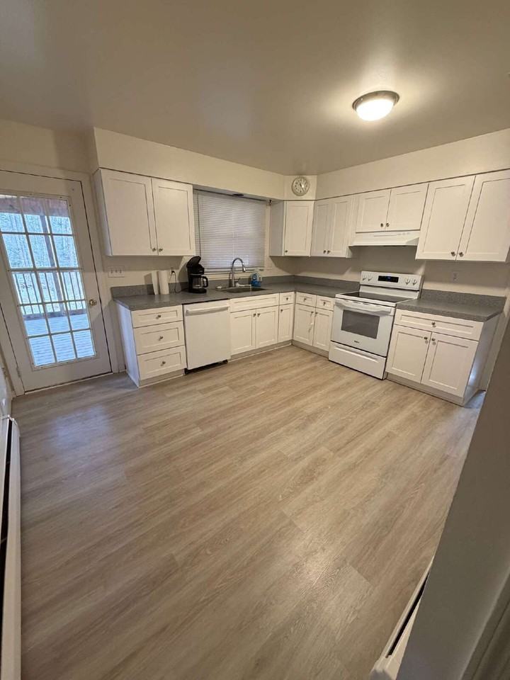 9710 Gwynn Park Dr - Photo 4 of 14