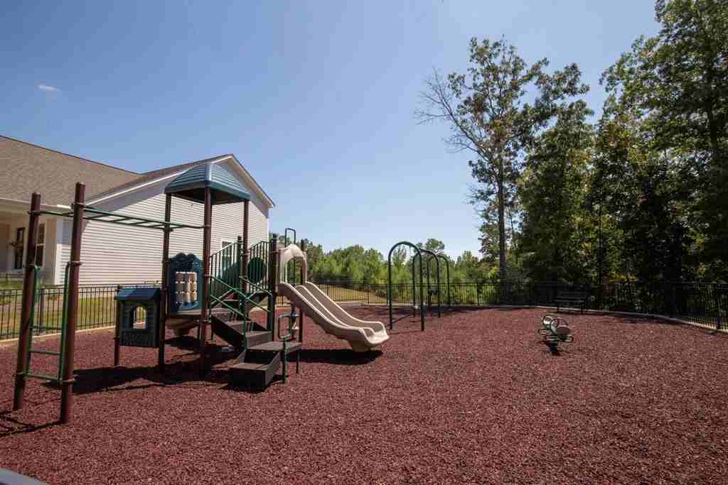 740 Turkey Oak Cv - Photo 7 of 21