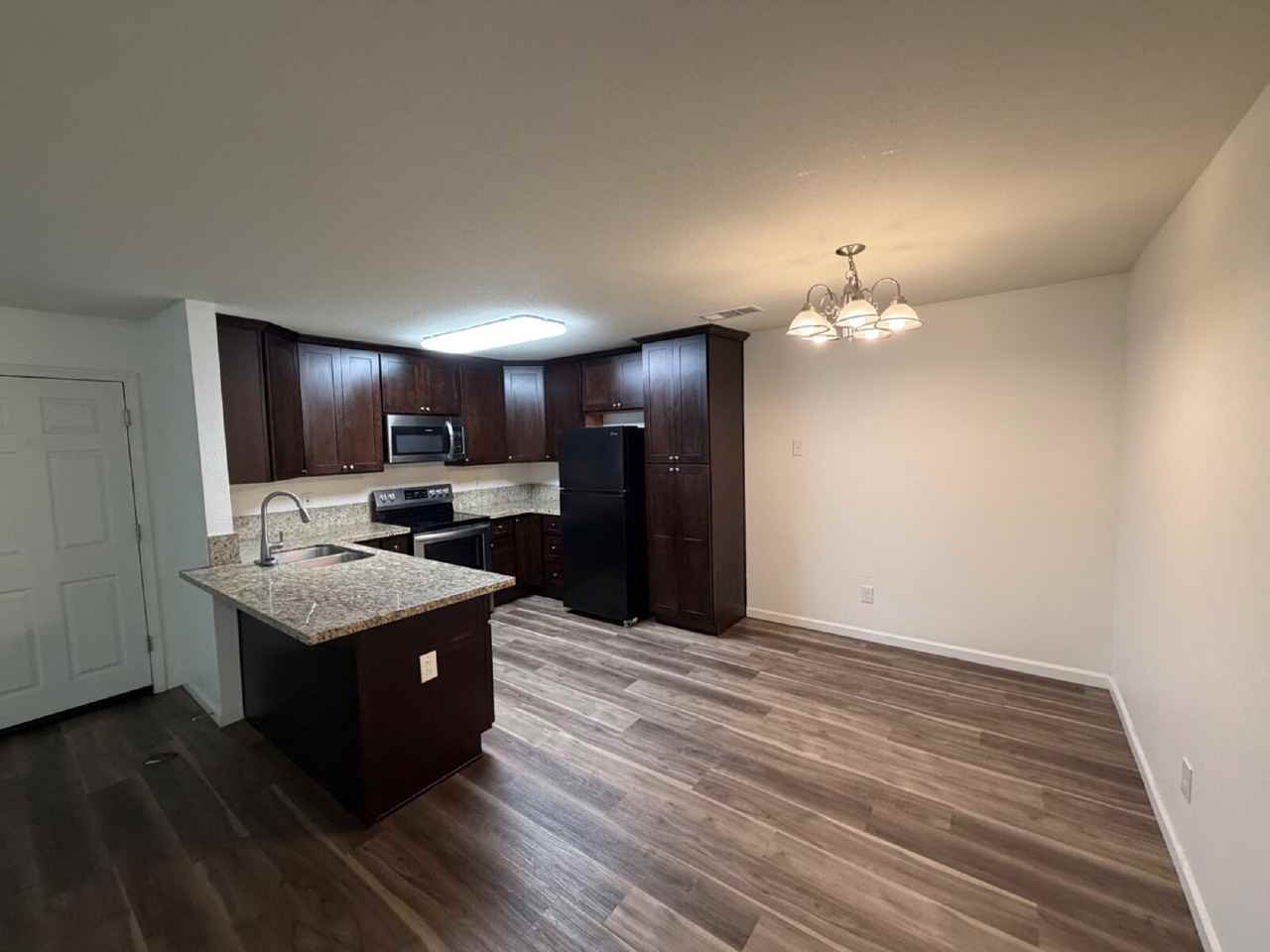 358 Snowhaven Ct - Photo 4 of 14