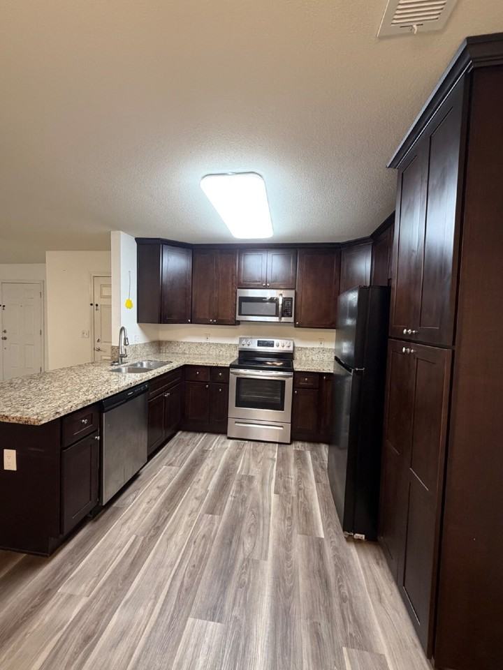 358 Snowhaven Ct - Photo 5 of 14