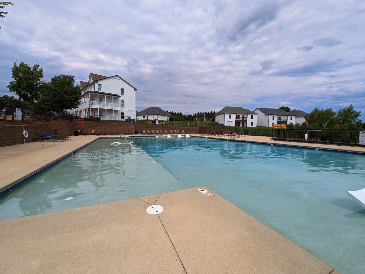 222 Town Center Dr - Photo 7 of 26