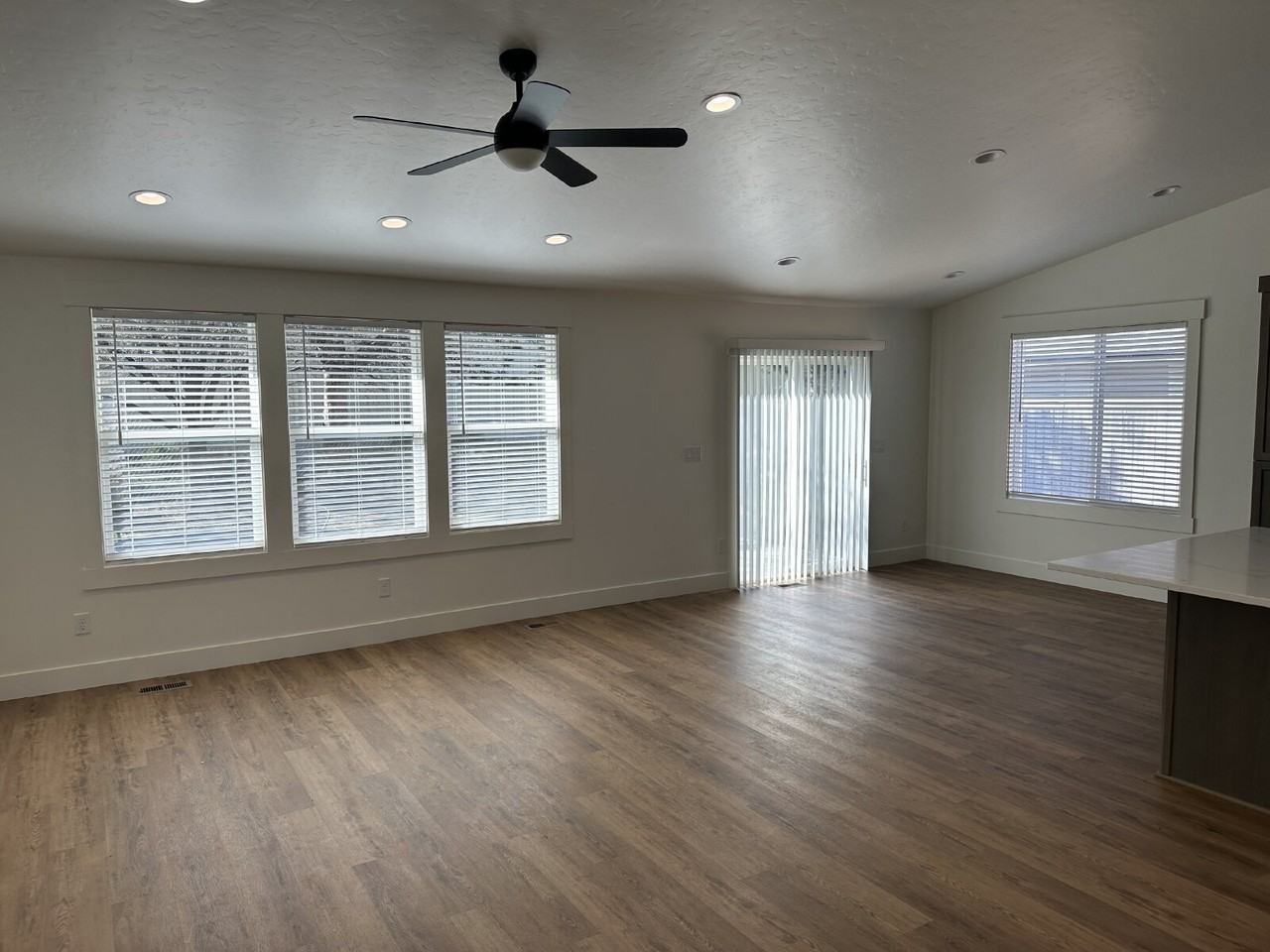 1765 E Oakcrest Dr - Photo 6 of 32