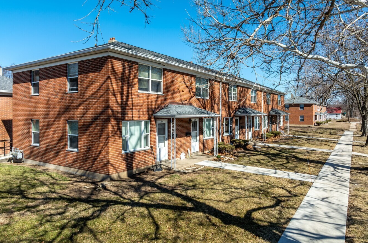 Eagle Point Townhomes - Photo 2 of 3