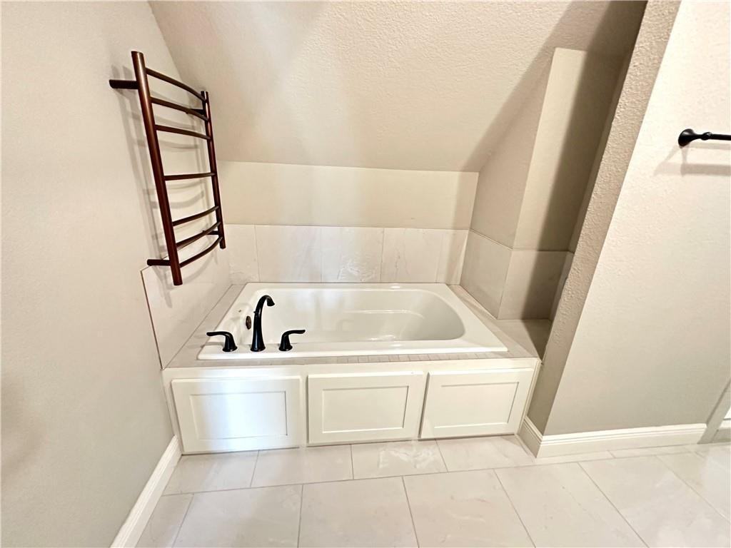 3819 W Maclura Way - Photo 4 of 22