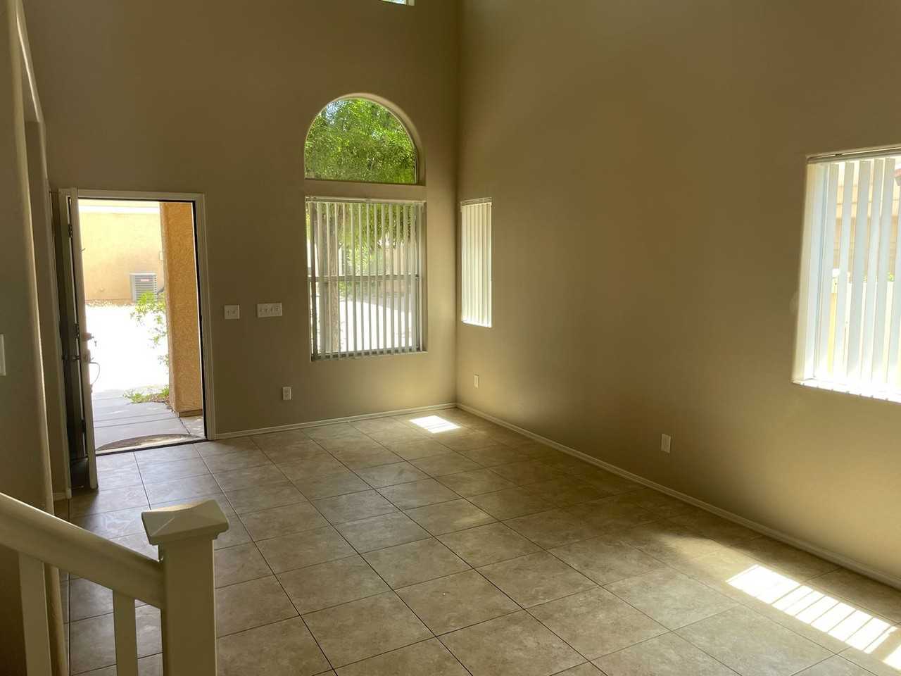 951 Cantabria Heights Ave - Photo 3 of 12
