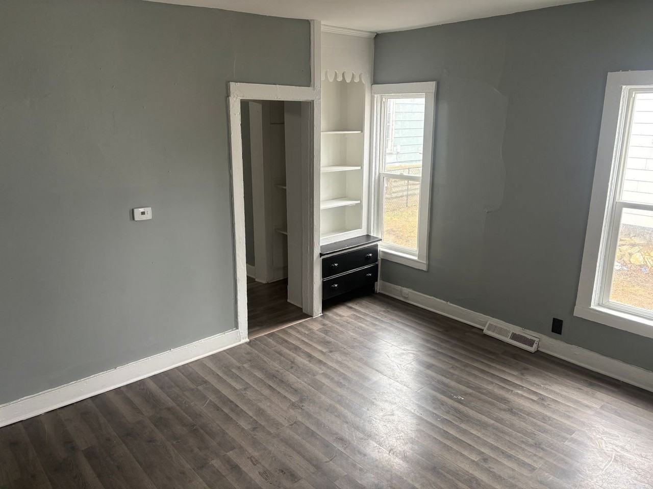 408 E 8th St - Photo 2 of 6