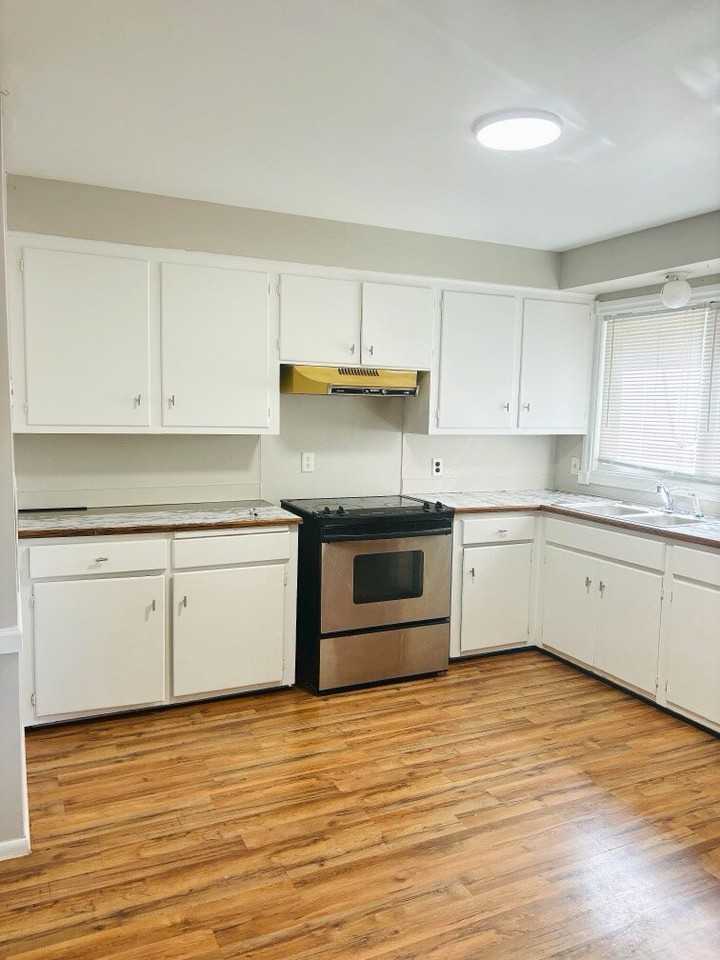 3223 State St - Photo 2 of 8