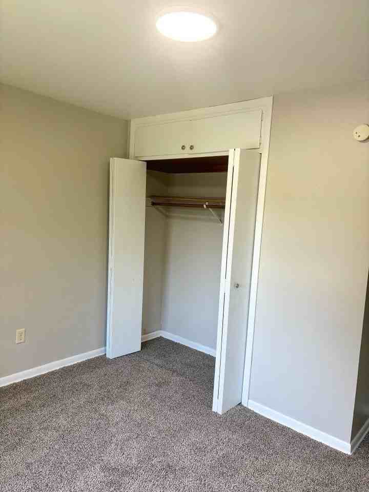 3223 State St - Photo 7 of 8