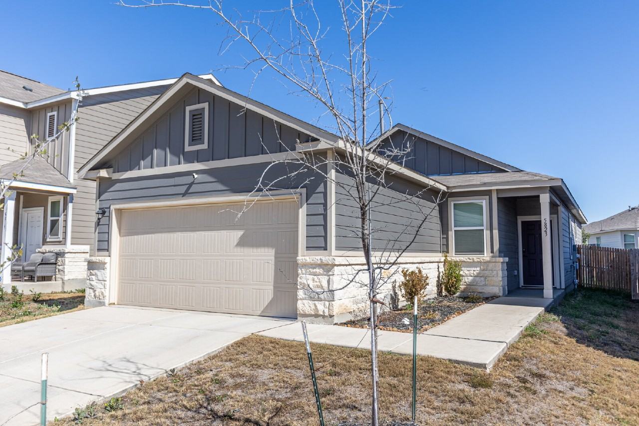 5823 Hematite Rim - Photo 2 of 31