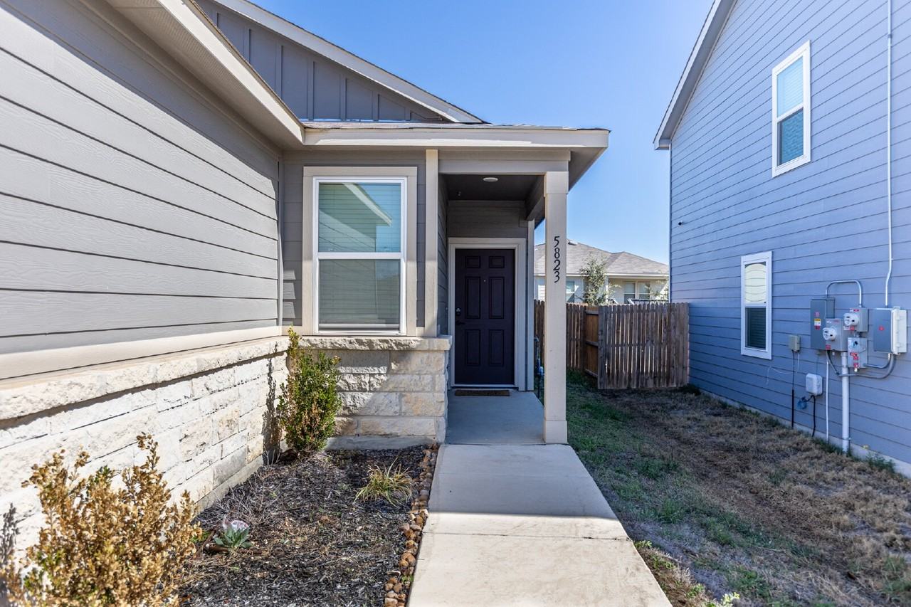 5823 Hematite Rim - Photo 3 of 31