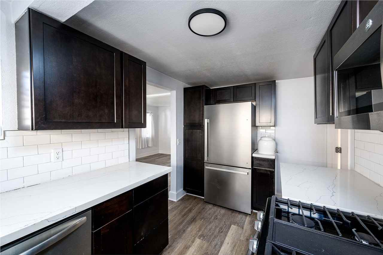 4320 48th St - Photo 3 of 17