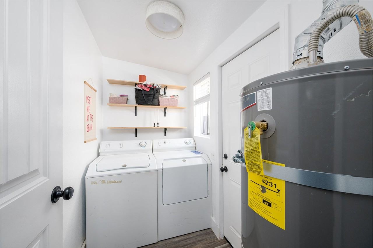 4320 48th St - Photo 6 of 17