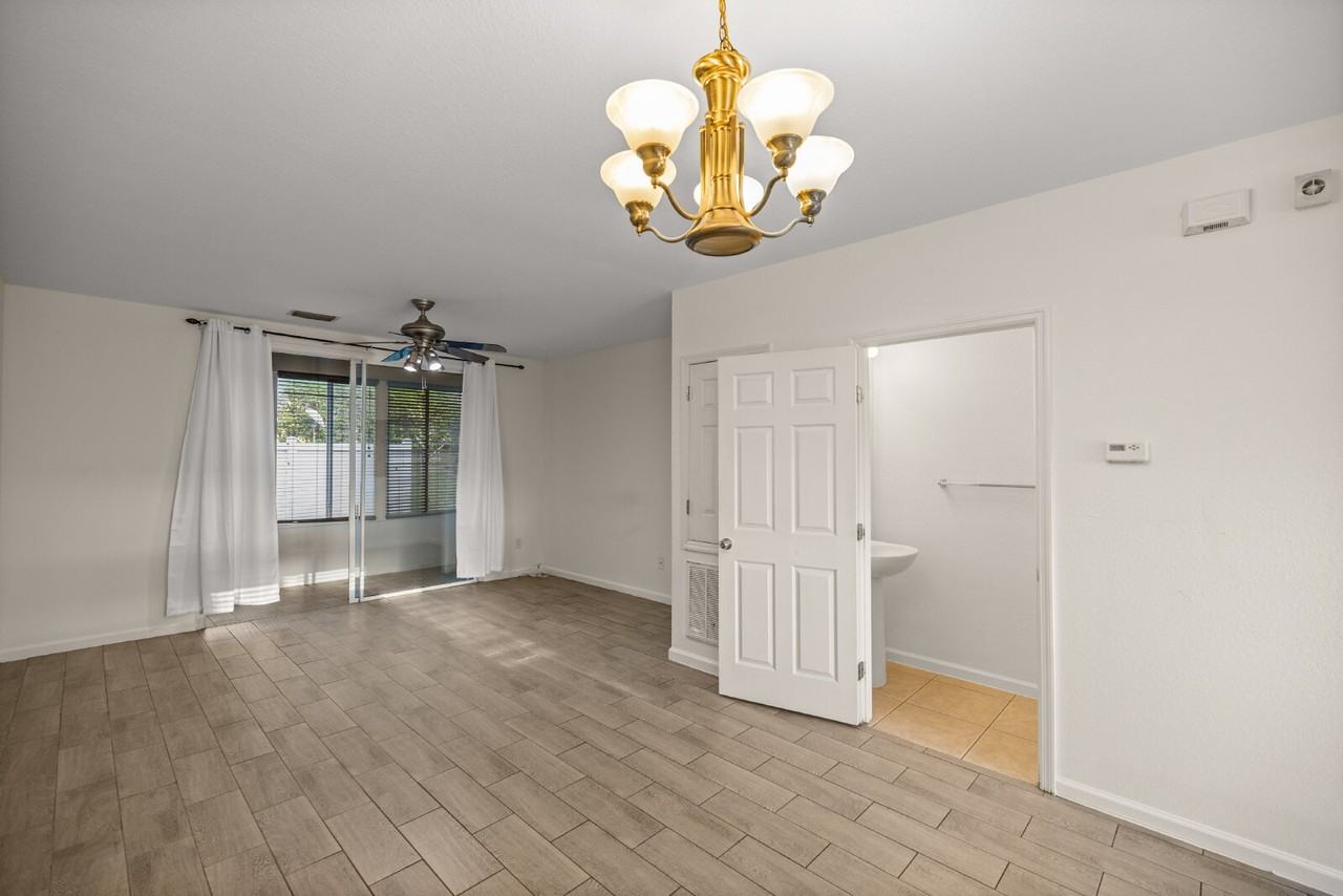 4428 Sw 49th Ave - Photo 4 of 18