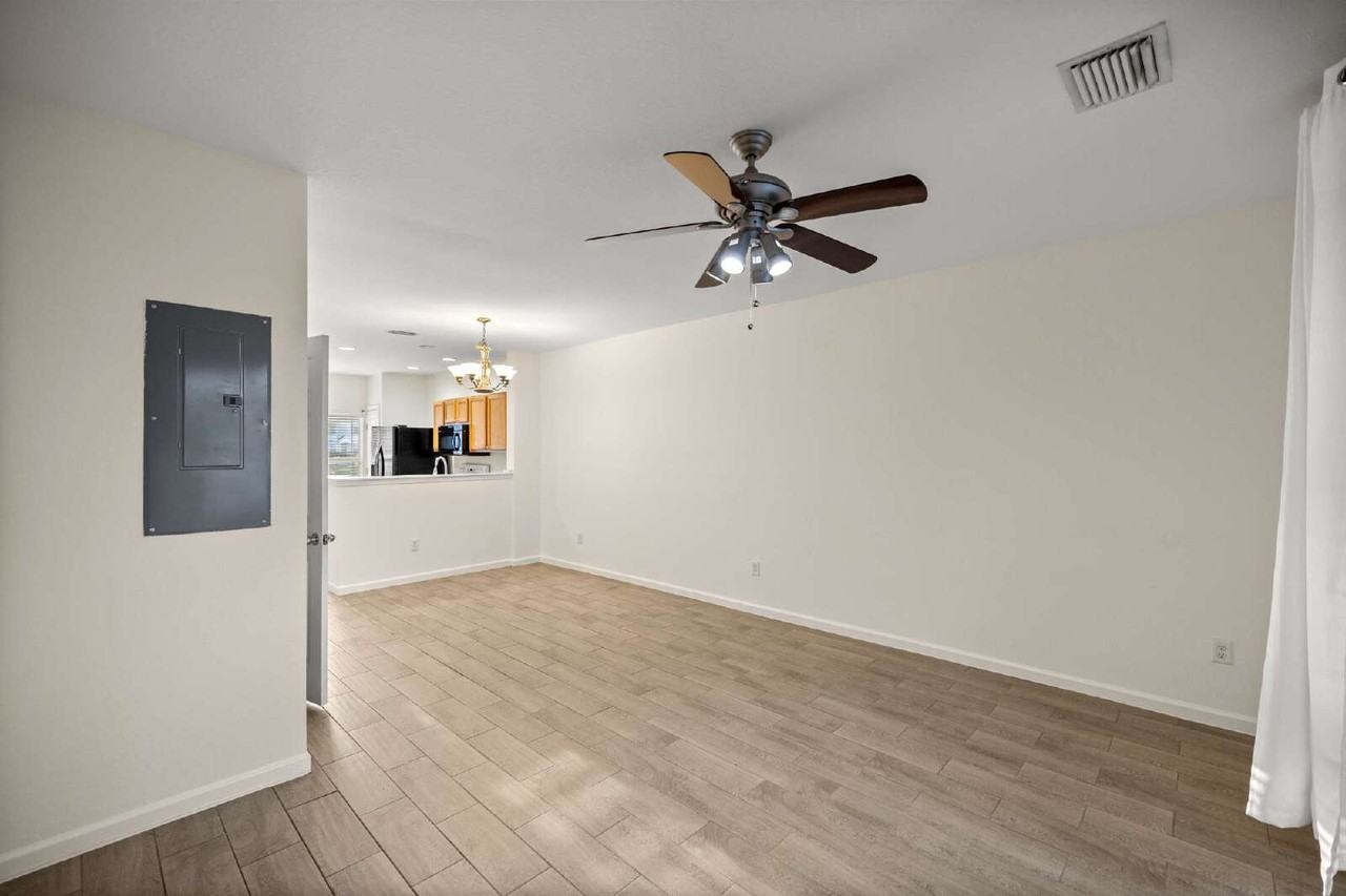 4428 Sw 49th Ave - Photo 5 of 18